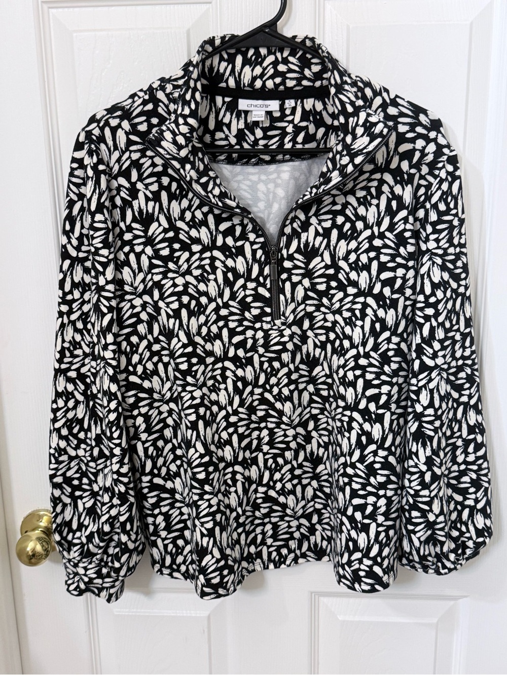 Chico's Black & White Floral-Scatter Quarter Zip Pullover